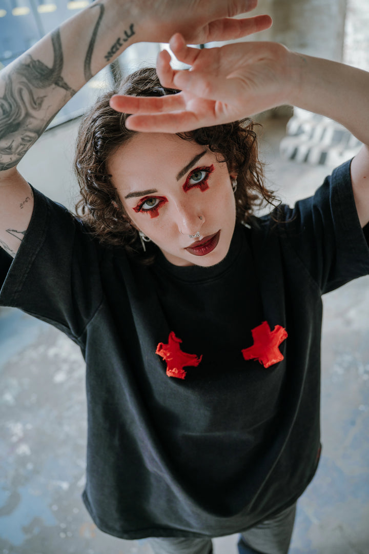 Caiman Tee