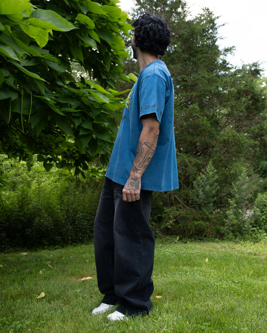 Hand Holdin' Tee [EARLY ACCESS]