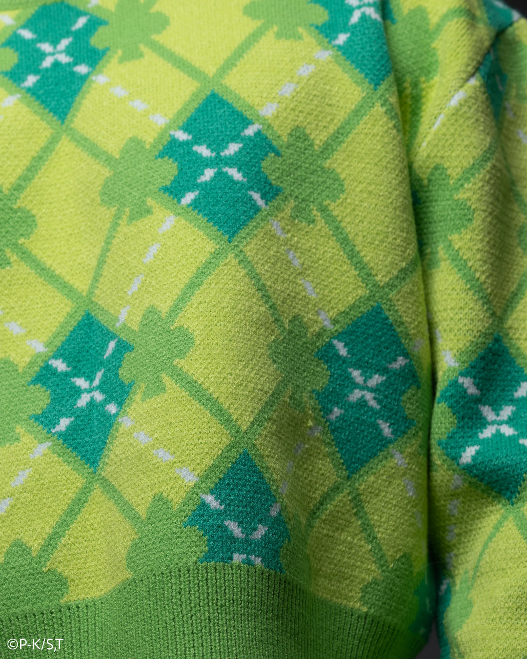Amu Clover Cropped Sweater