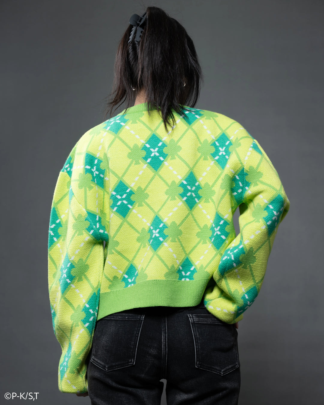 Amu Clover Cropped Sweater