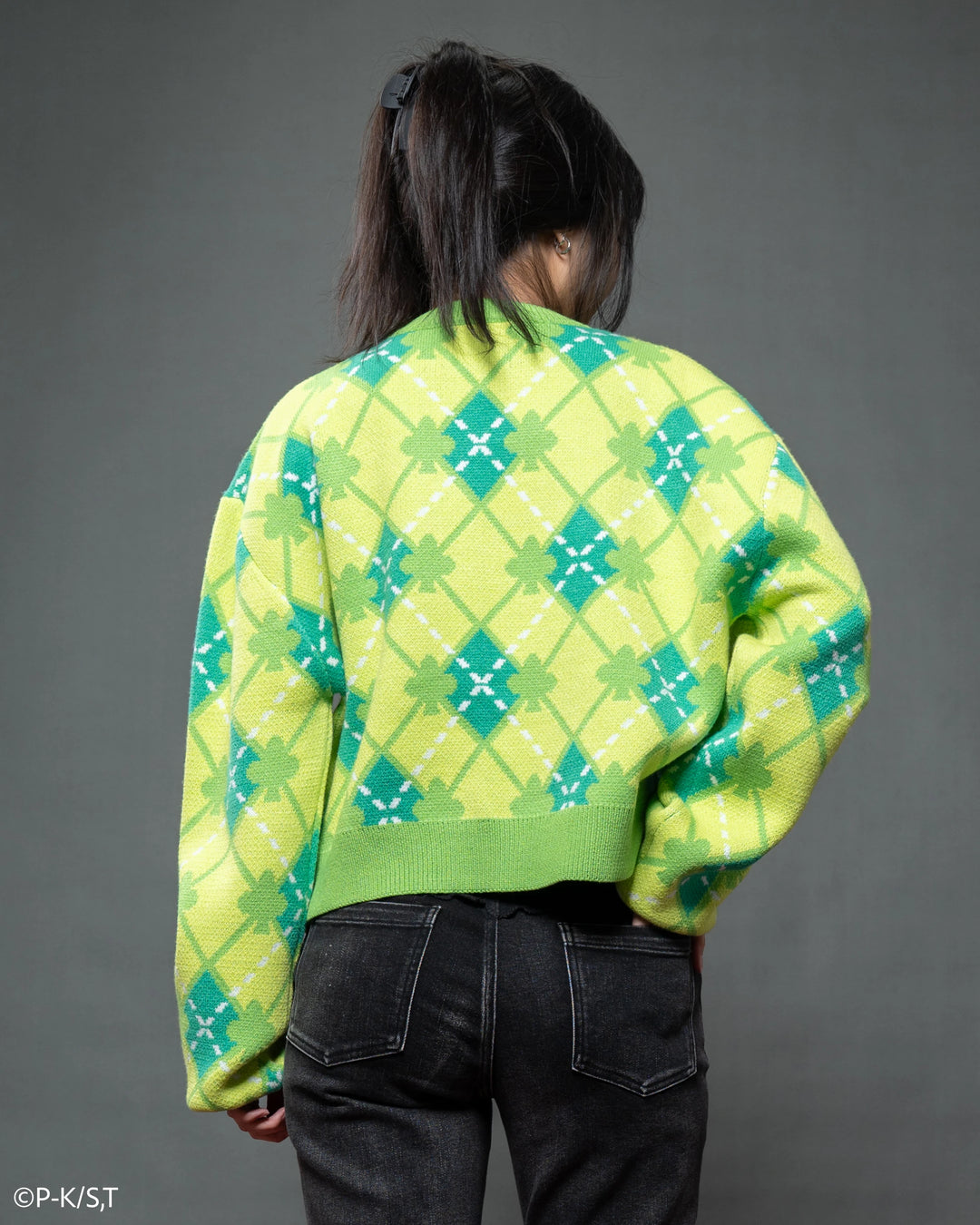 Amu Clover Cropped Sweater