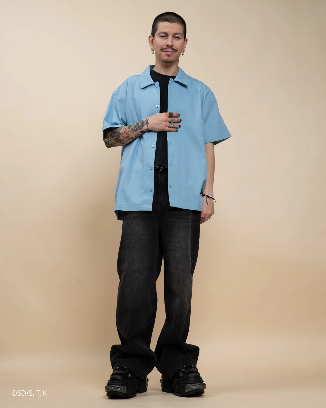 Bakura Button Up